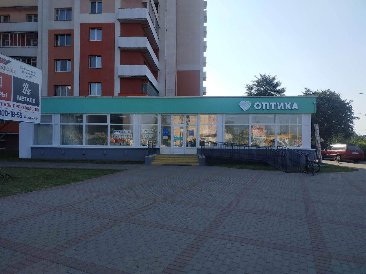 Угловая вывеска Оптика и Медтехника Барановичи